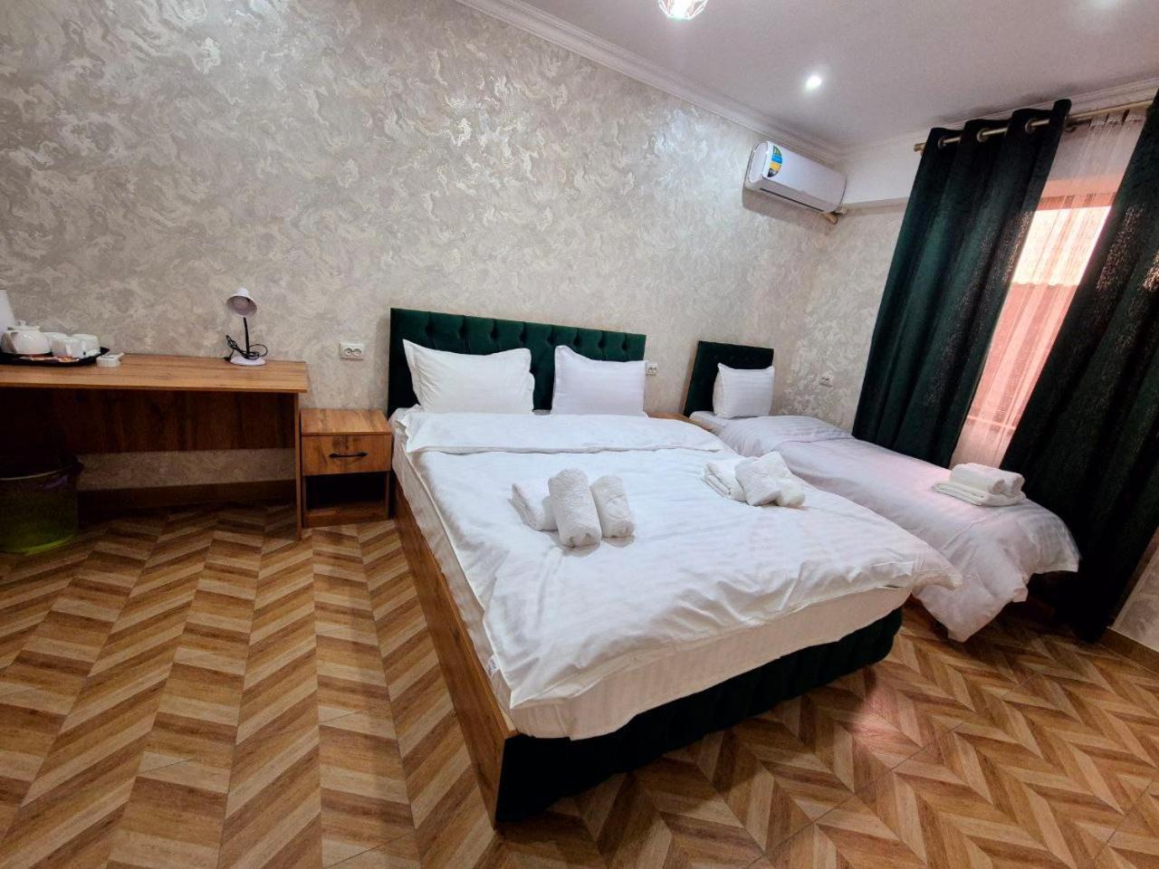 Samarkand Imron Hotel Exterior photo