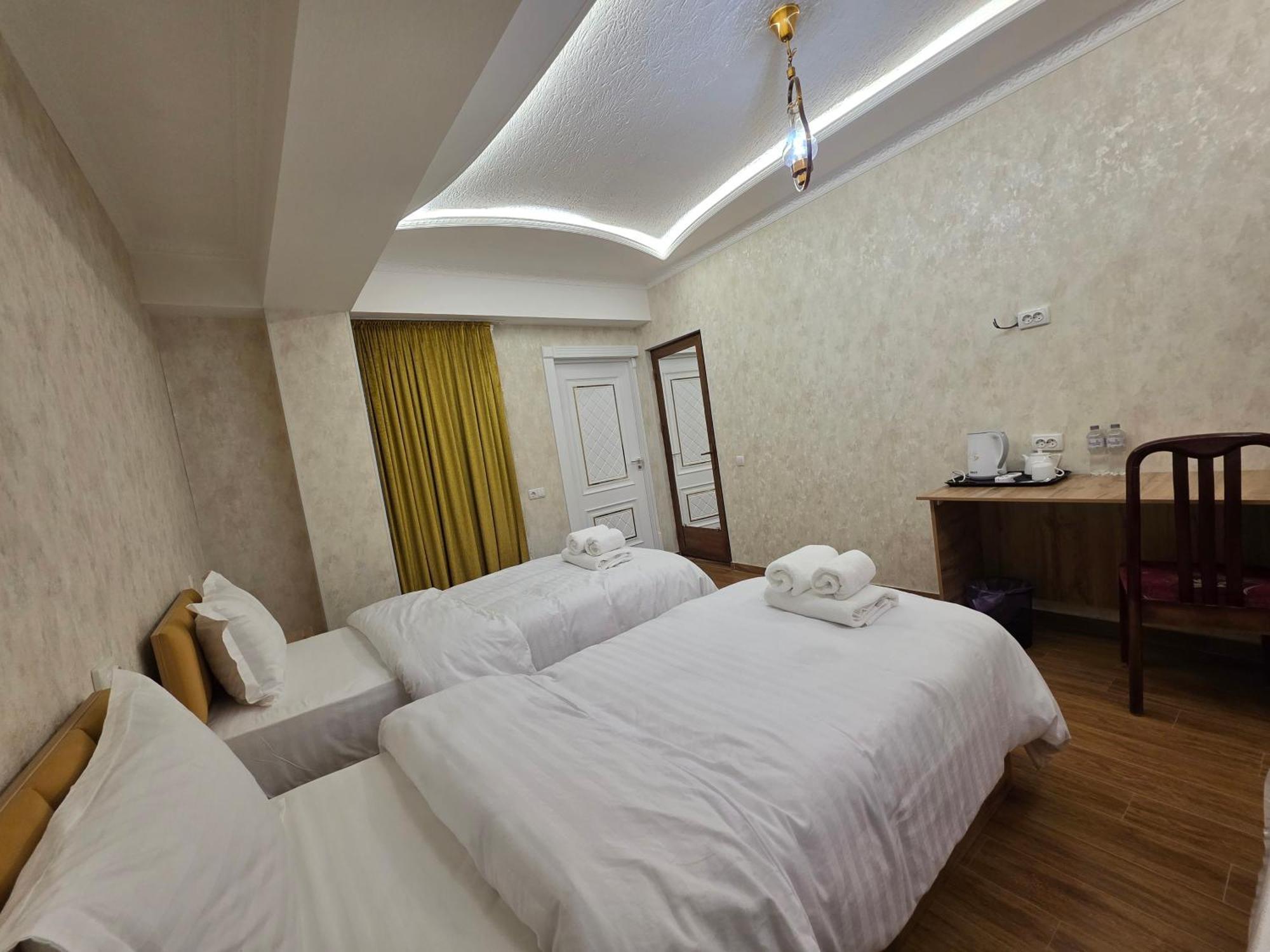 Samarkand Imron Hotel Exterior photo